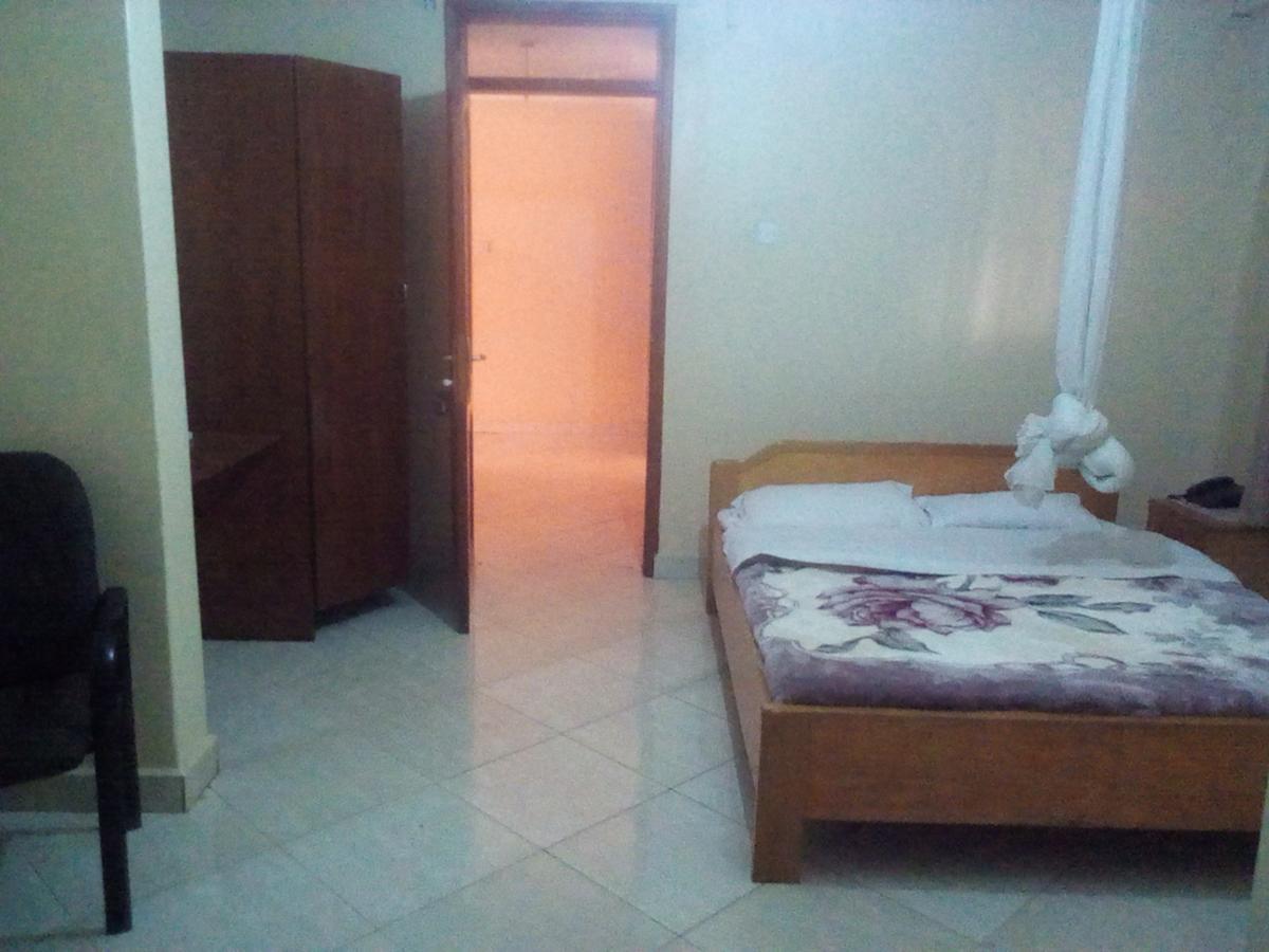 Mamba Hotel Кампала Екстериор снимка